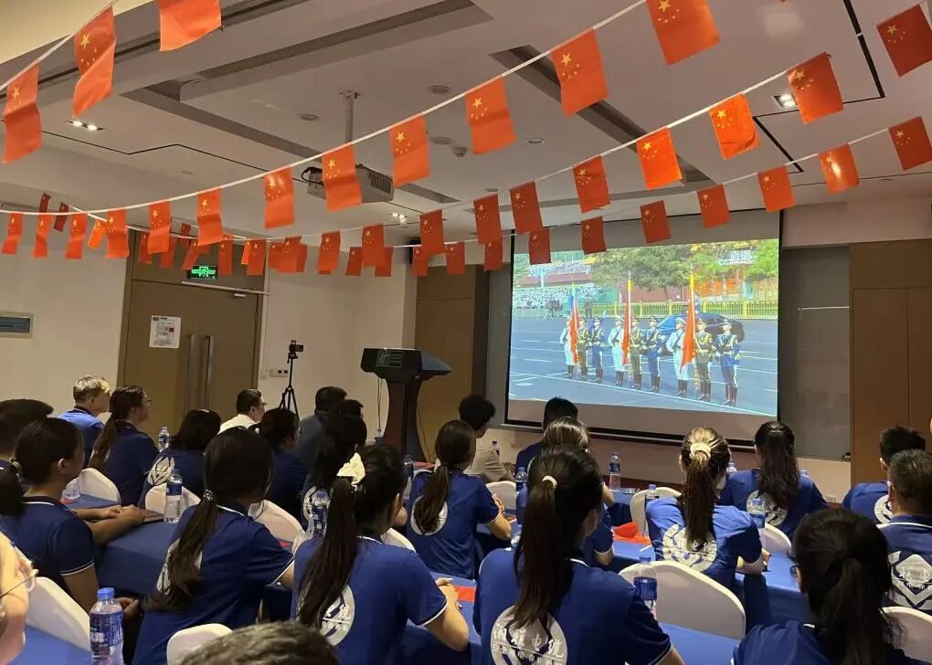 湘聯(lián)電纜集體觀看九三閱兵，汲取奮進力量！