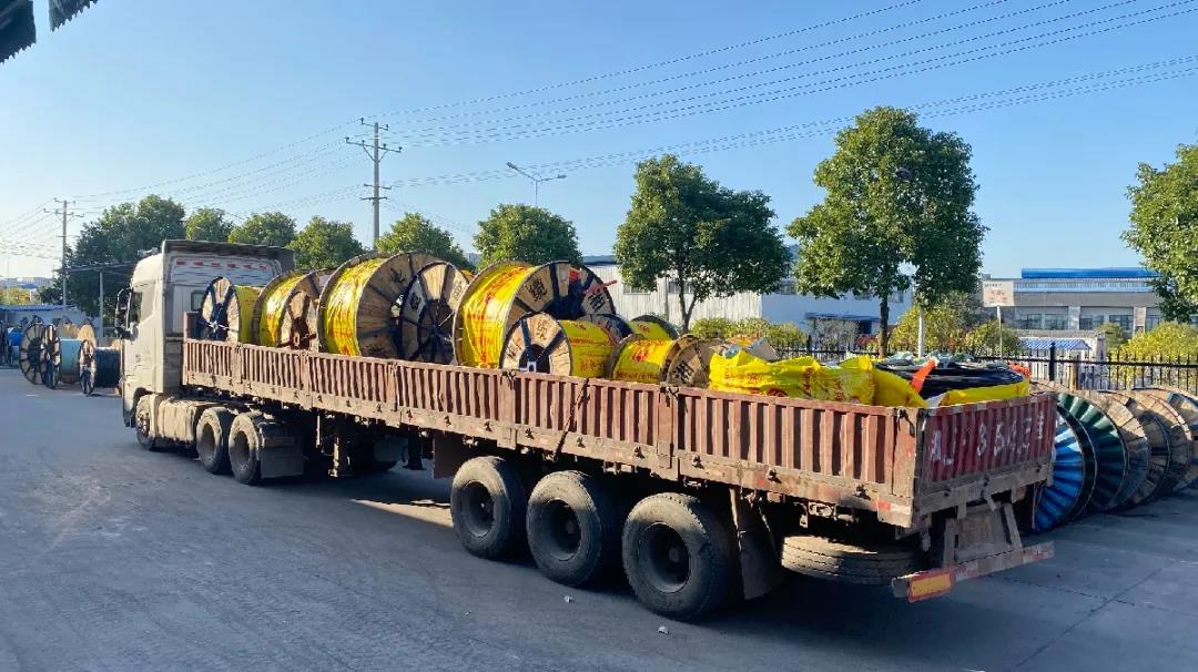 服務(wù)不停 發(fā)貨不止 服務(wù)客戶我們一直在路上！